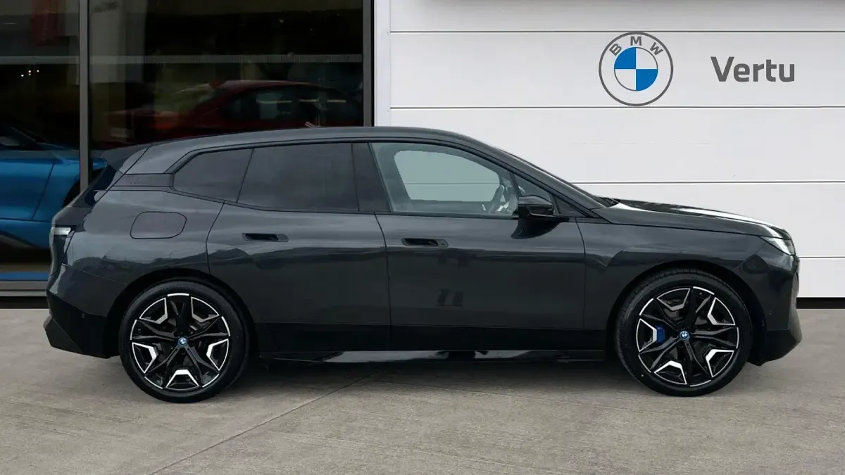 Usado BMW iX M Sport 384 kW (523 HP) 2022 Cinzento SUV