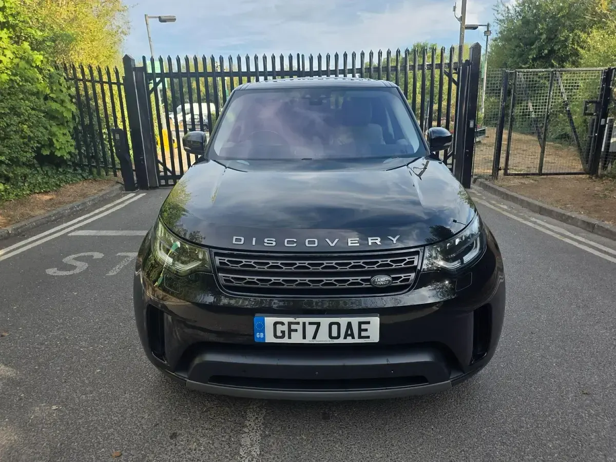 Used Land Rover Discovery SE 236 HP (173 kW) 2017 Black SUV