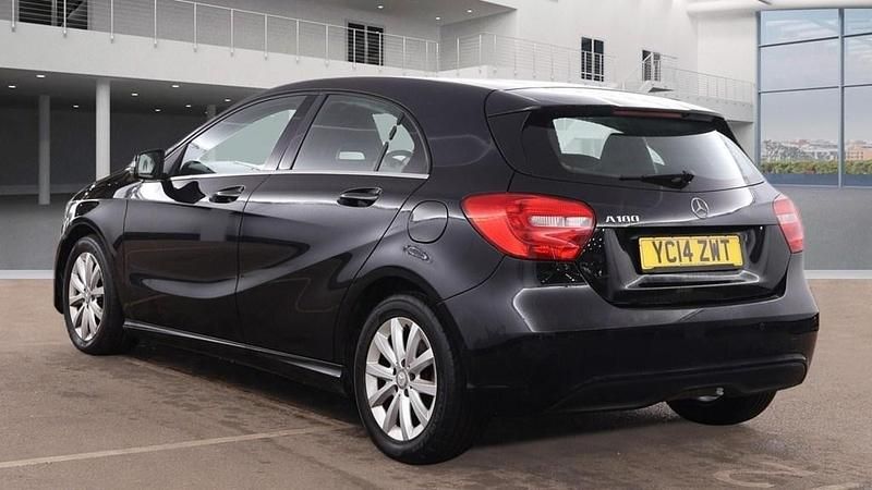 Used Mercedes A180 SE 2014 Obsidian black Hatchback