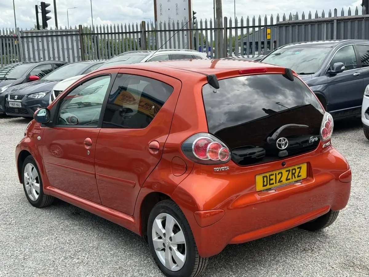 Usado Toyota Aygo 2012 Vermelho Citadino