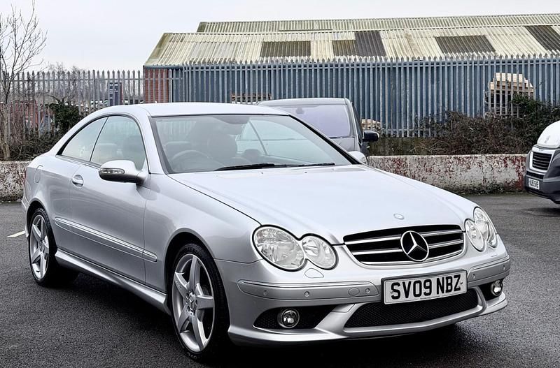 Used Mercedes CLK220 2009 Silver Coupe