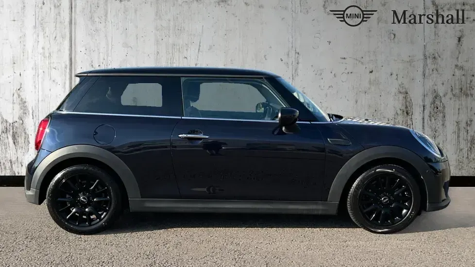 Used Mini Cooper Classic 134 HP (98 kW) 2023 Black Hatchback