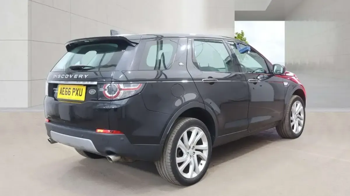 Used Land Rover Discovery Sport HSE Luxury 180 HP (132 kW) 2016 Black SUV