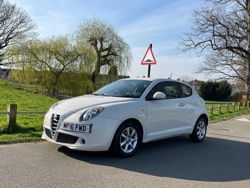 Used Alfa Romeo MiTo Progression 105 HP (77 kW) 2016 White Hatchback