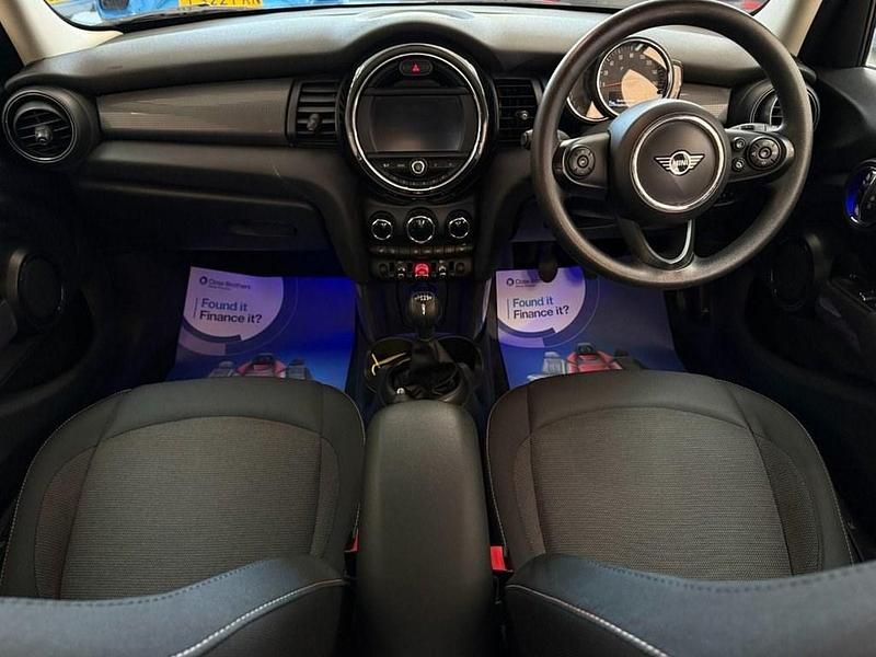 Used Mini Cooper Classic 136 HP (100 kW) 2018 Blue Hatchback