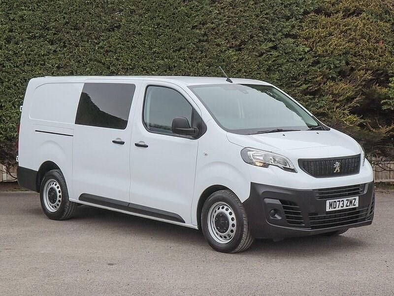 Used Peugeot Expert Premium 145 HP (106 kW) 2023 White Van