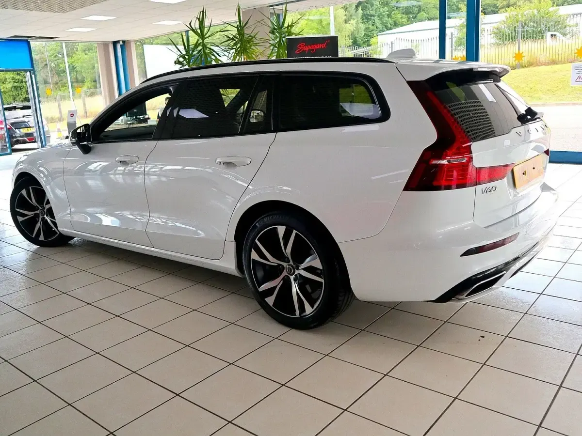 Used Volvo V60 R-Design 2021 White Estate