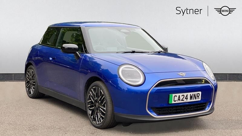 Blue Used 2024 Mini Cooper SE Hatch Hatchback | £26,500 - Image 1/4