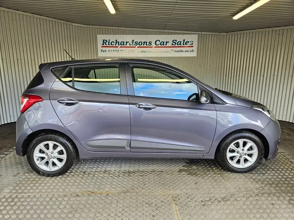 Gebraucht Hyundai i10 Premium 2015 Grau Kleinwagen