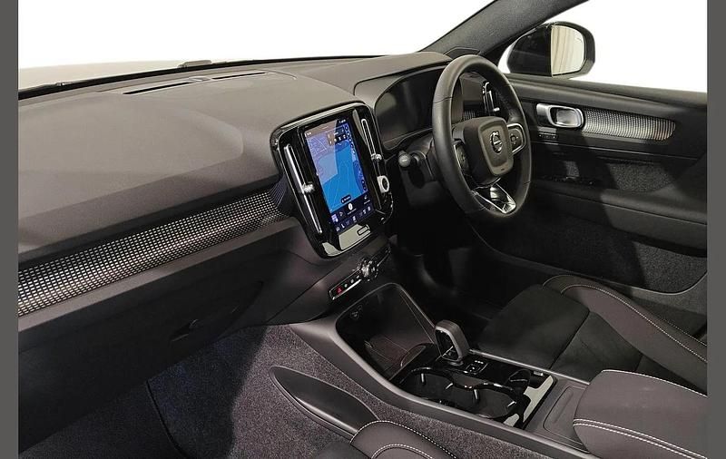 Usado Volvo EC40 Plus 300 kW (408 HP) 2026 Verde SUV