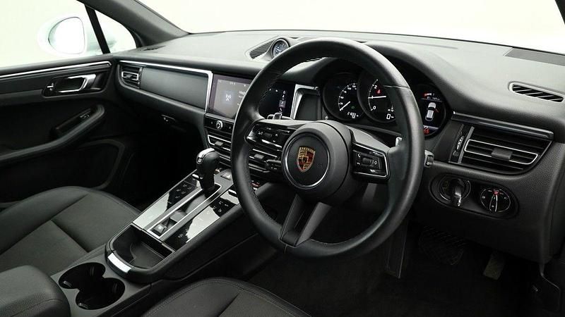 Used Porsche Macan 265 HP (194 kW) 2022 White SUV
