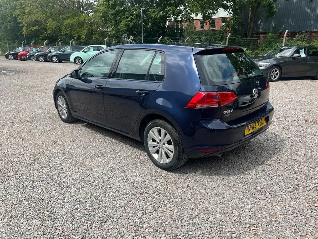 Used VW Golf VII SE 105 HP (77 kW) 2013 Blue Hatchback