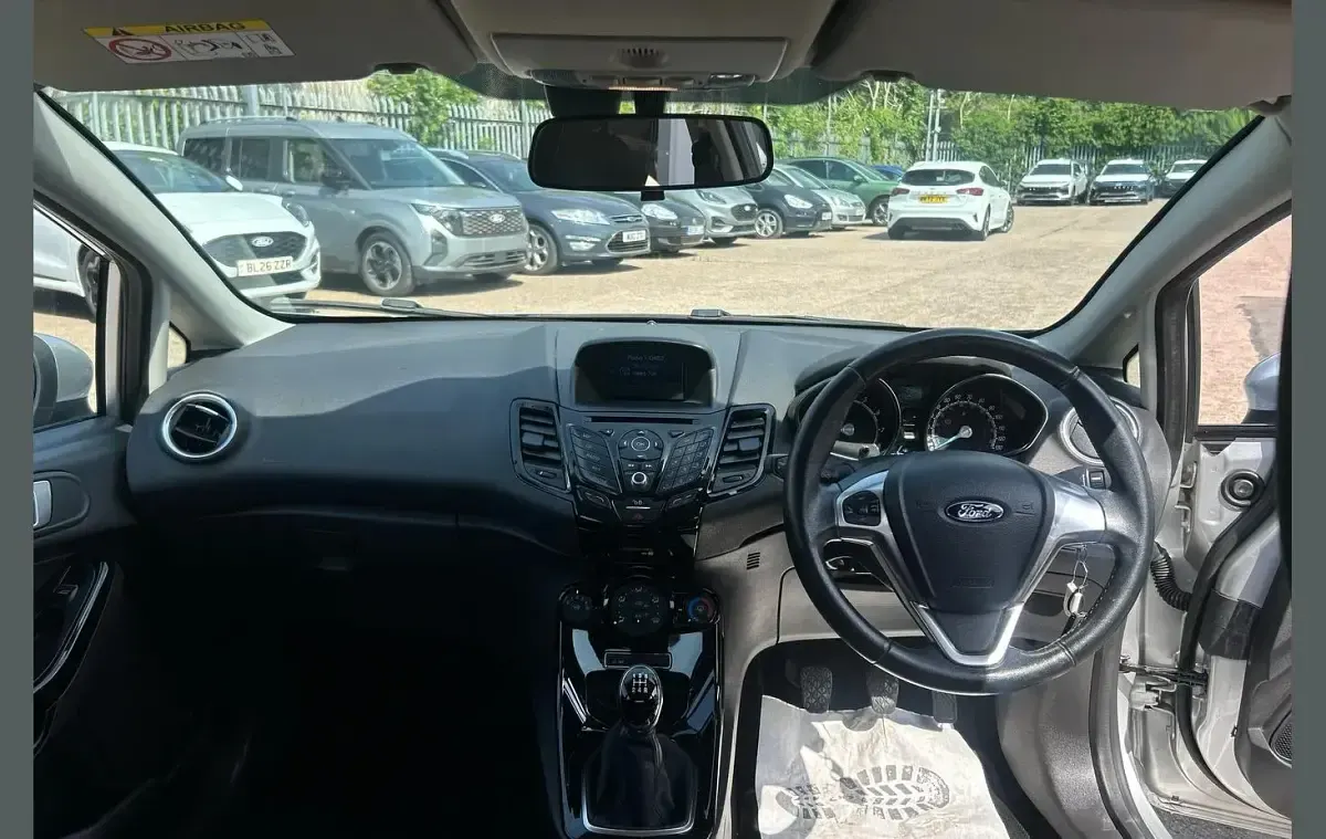 Used Ford Fiesta Zetec 99 HP (72 kW) 2017 Silver Hatchback