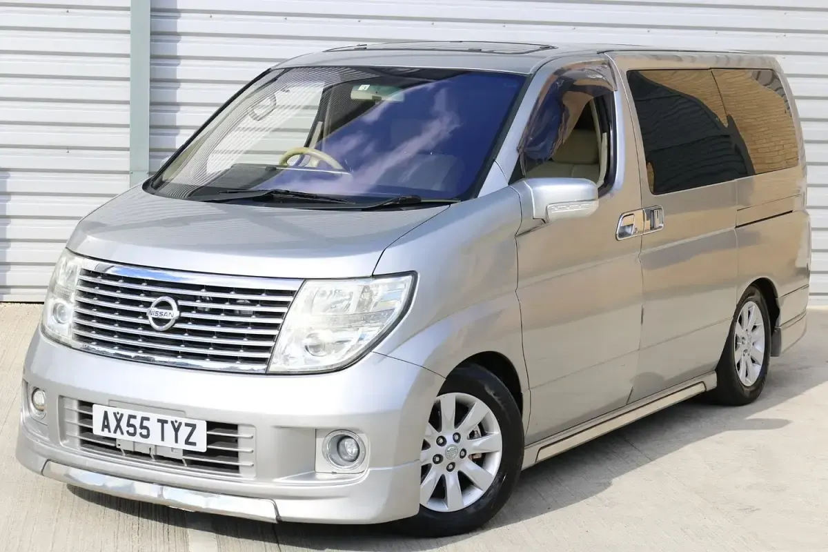 Used Nissan Elgrand 2006 Silver MPV