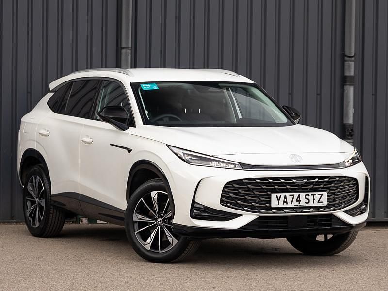 White Used 2025 MG HS SE SUV | £21,998 - Image 1/4