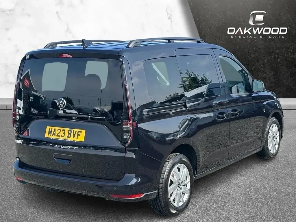 Used VW Caddy Life 122 HP (89 kW) 2023 Black MPV