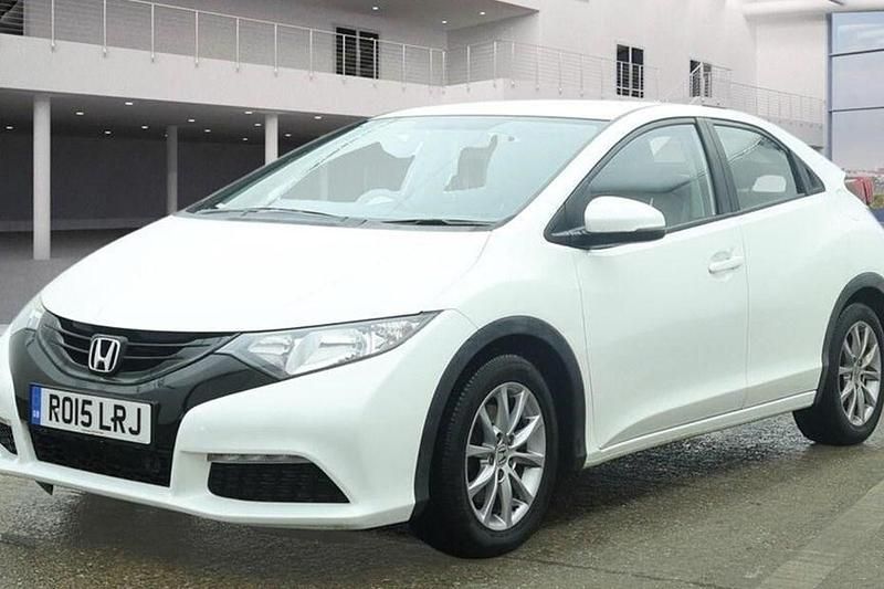 Used Honda Civic S 142 HP (104 kW) 2015 White Hatchback