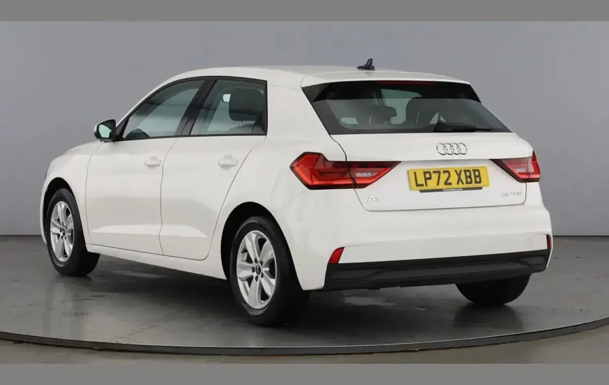 Käytetty Audi A1 Design 94 HP (69 kW) 2023 Valkoinen Katumaasturi