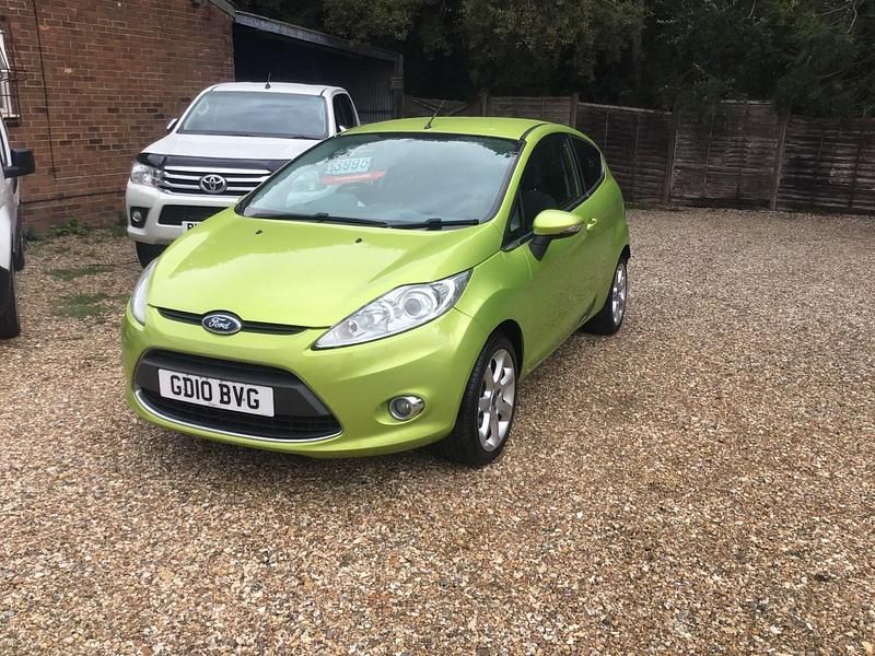 Used Ford Fiesta Zetec 2010 Green Hatchback