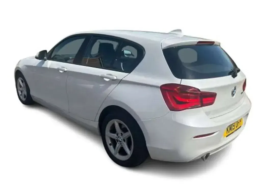 Used BMW 118 Impressive 136 HP (100 kW) 2019 White Hatchback