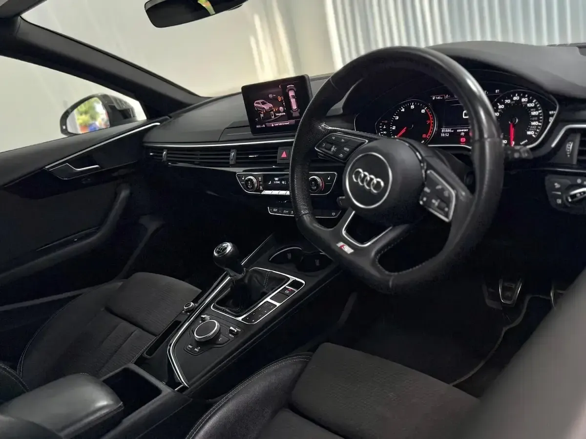 Used Audi A4 Black Edition 150 HP (110 kW) 2017 White Estate