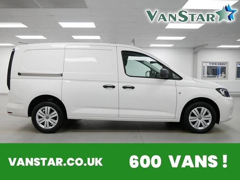 White Used 2022 VW Caddy Maxi Edition MPV | £18,489 (Fair price) - Image 1/4