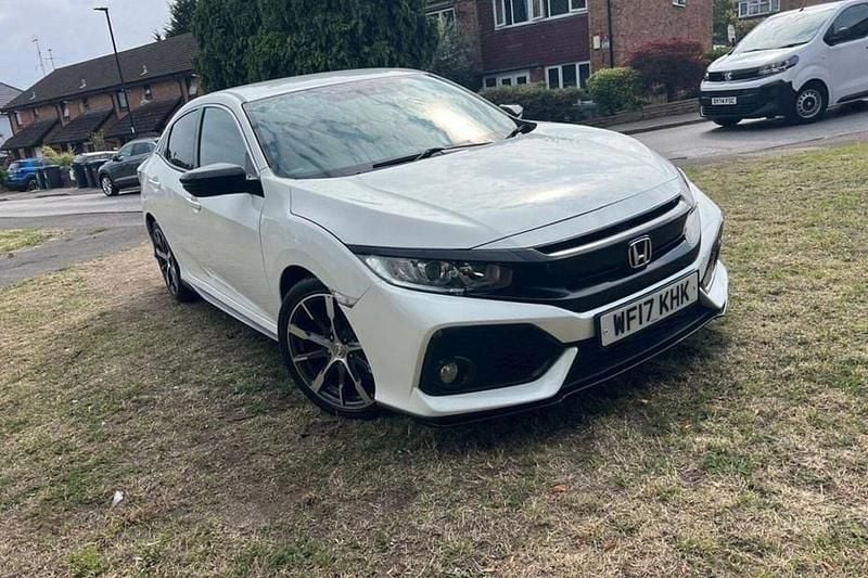 Begagnad Honda Civic SR 129 HK (94 kW) 2017 Vit Halvkombi