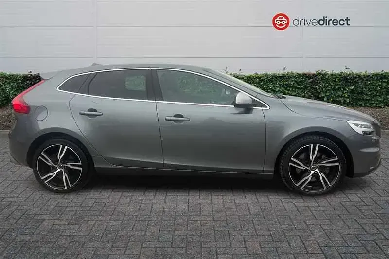 Used Volvo V40 R-Design 152 HP (111 kW) 2019 Grey Hatchback