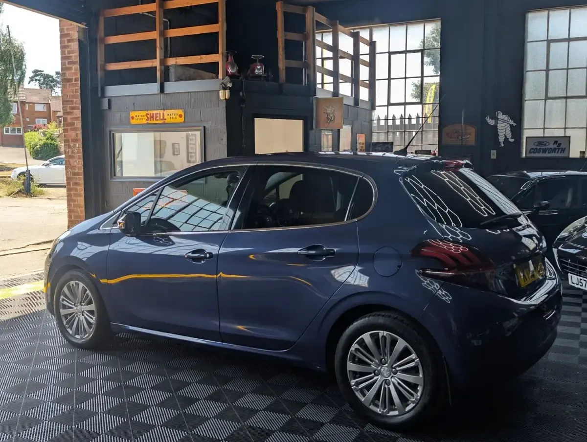 Used Peugeot 208 Allure 2016 Blue Hatchback