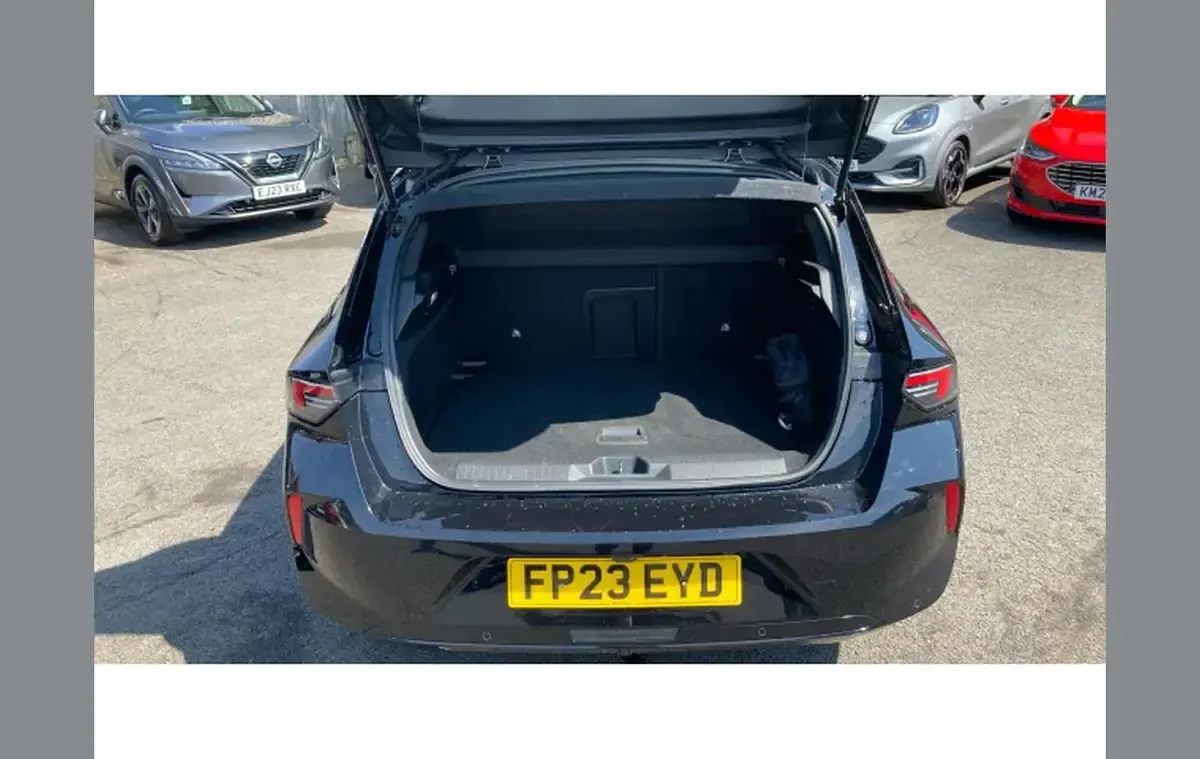 Used Vauxhall Astra 131 HP (96 kW) 2023 Black Hatchback