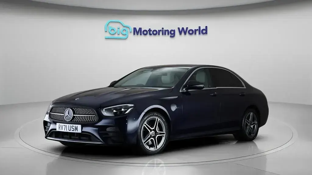 Used Mercedes E300 AMG line 320 HP (235 kW) 2021 Blue Sedan