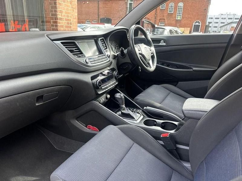 Used Hyundai Tucson SE 141 HP (103 kW) 2018 Red SUV