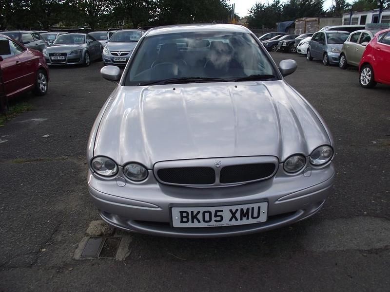 Usado Jaguar X-type 130 HP (95 kW) 2005 Prateado Sedan