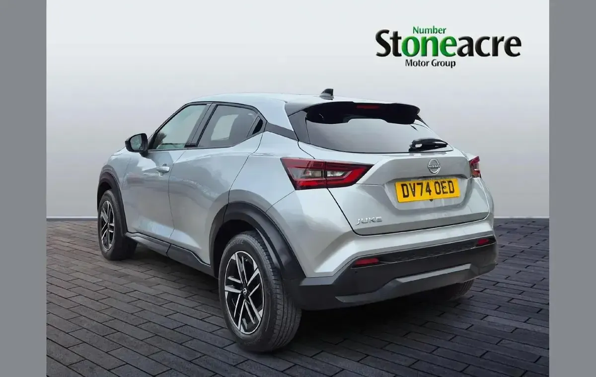 Used Nissan Juke N-Connecta 114 HP (83 kW) 2024 Silver SUV