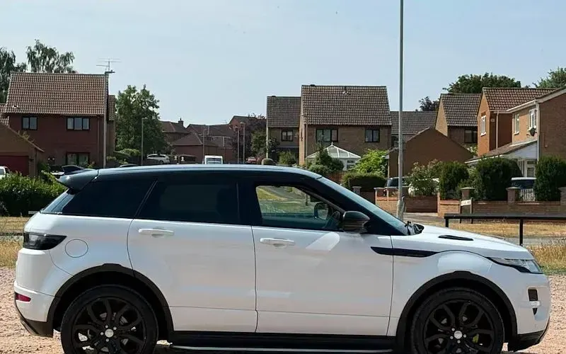 Used Land Rover Range Rover evoque Dynamic 241 HP (177 kW) 2011 White SUV