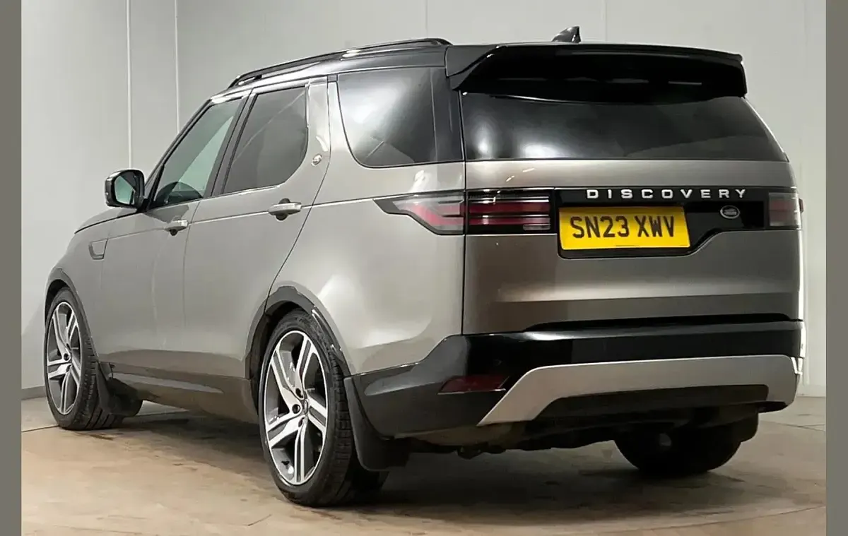 Used Land Rover Discovery 355 HP (261 kW) 2023 Silver SUV