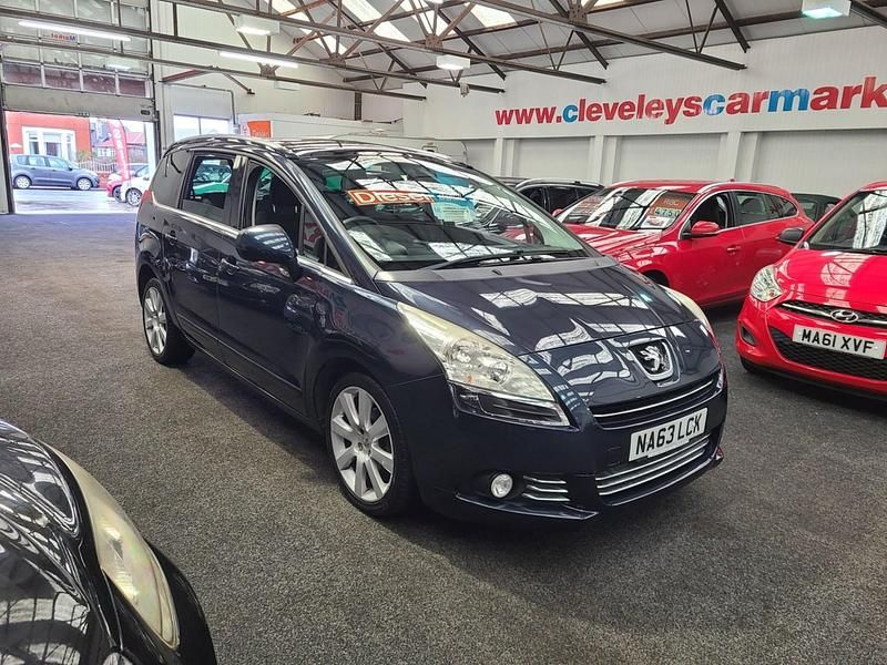 Used Peugeot 5008 Allure 2013 Blue MPV