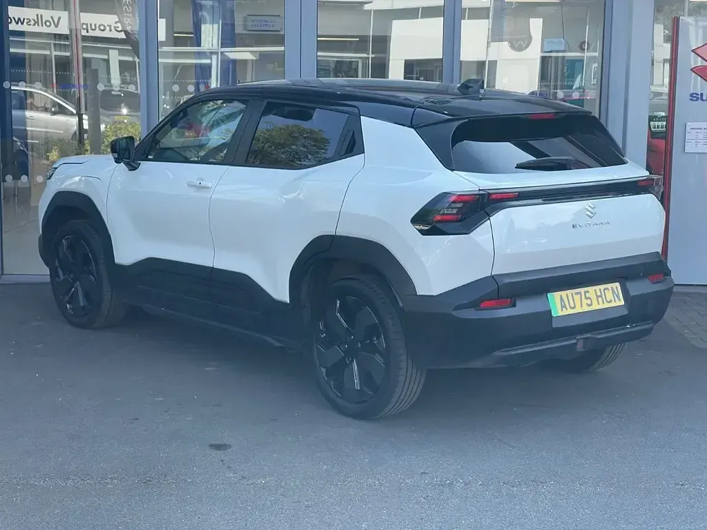 Second-hand Suzuki Vitara 135 kW (184 CP) 2025 Alb SUV