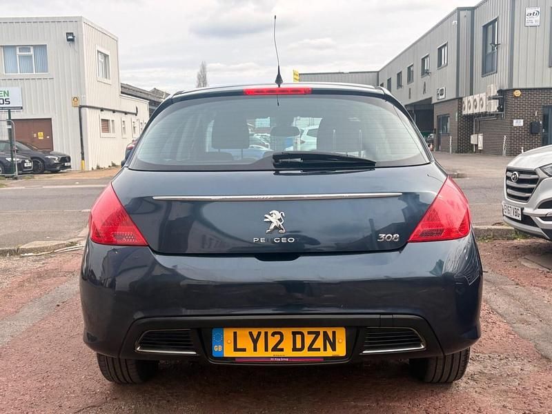 Used Peugeot 308 Active 98 HP (72 kW) 2012 Blue Hatchback