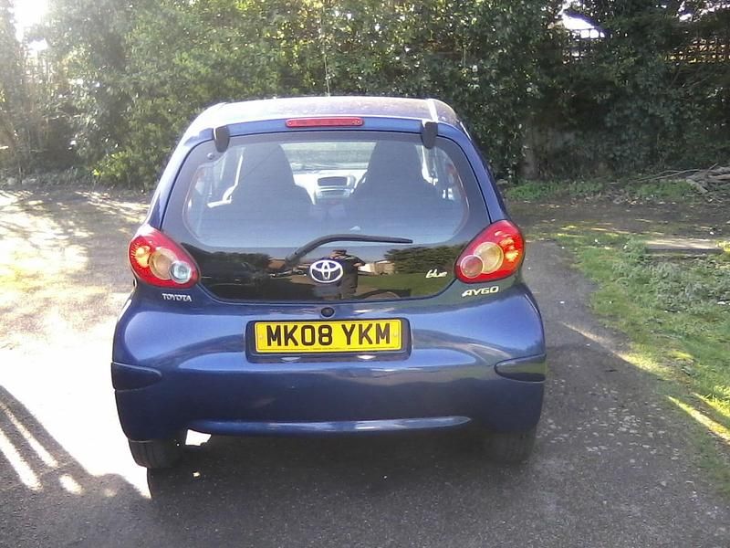 Used Toyota Aygo 67 HP (49 kW) 2008 Blue Hatchback