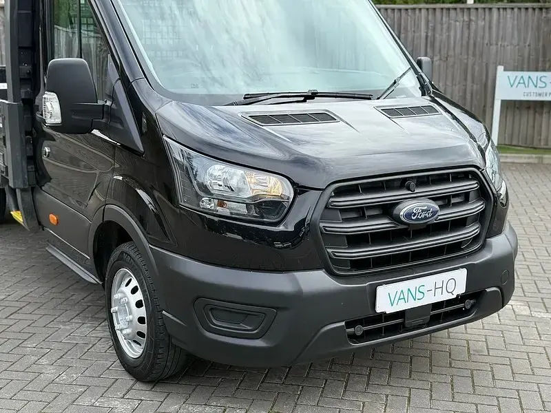 Usado Ford Transit 130 HP (95 kW) 2022 Preto Cabrios