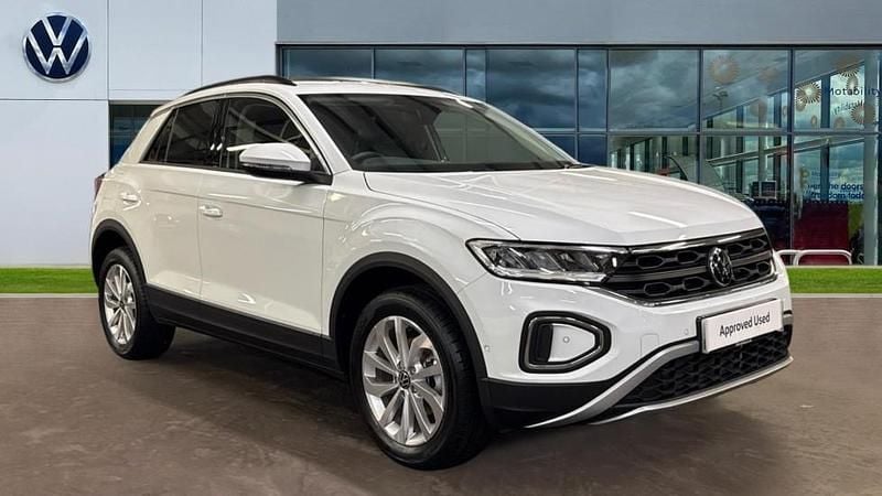 Pure white New 2025 VW T-Roc Match SUV | £26,212 (Super price) - Image 1/4
