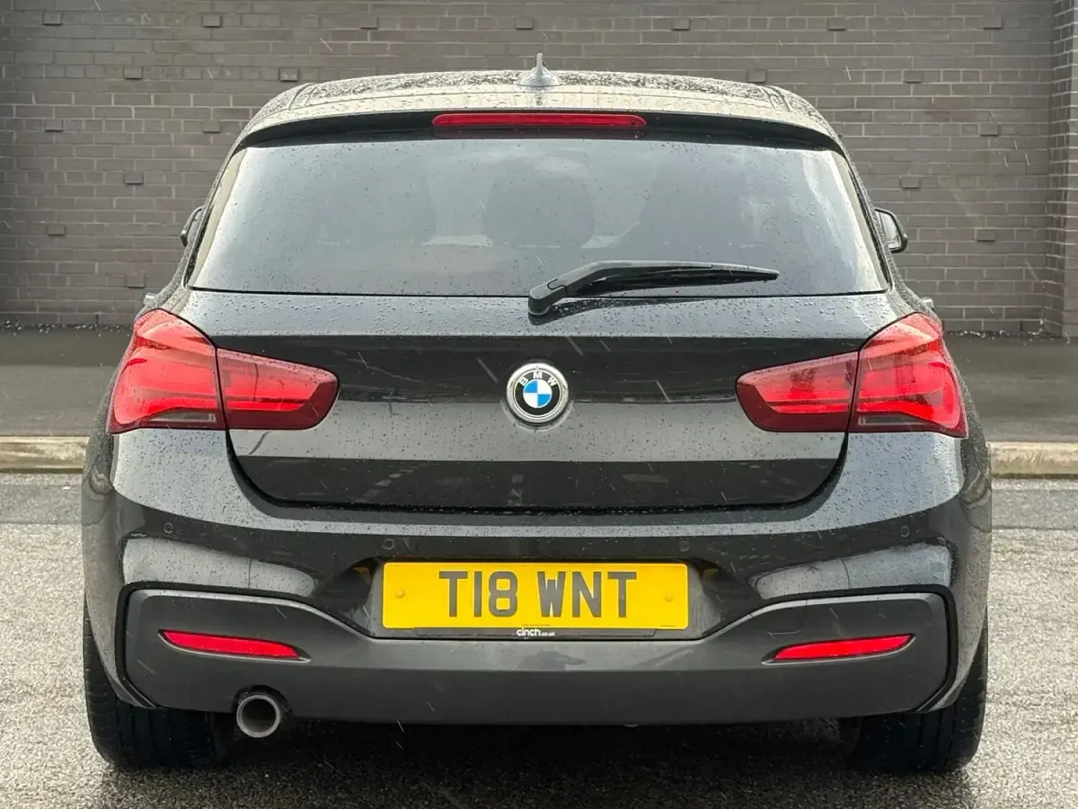 Begagnad BMW 118 M Sport 2017 Svart Halvkombi