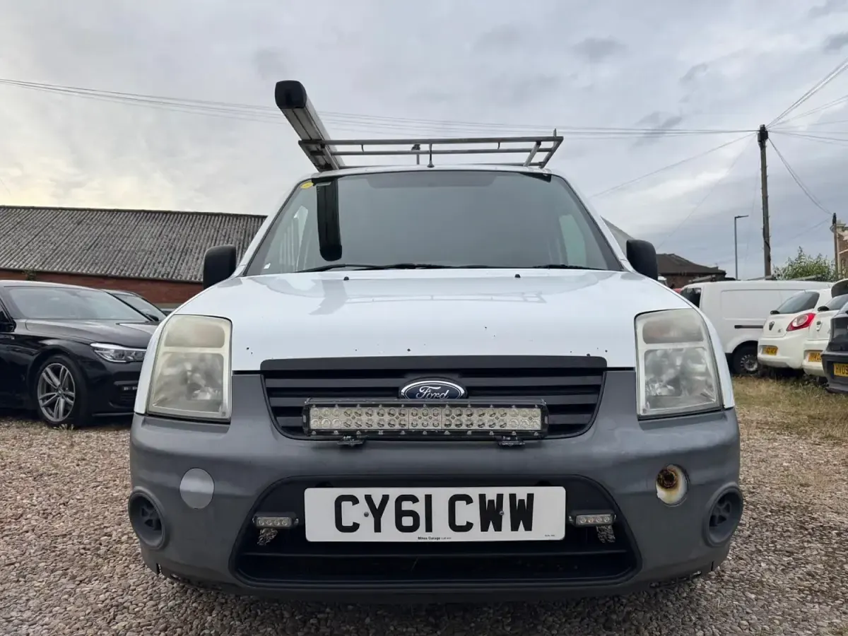 Used Ford Transit Connect 2011 White MPV