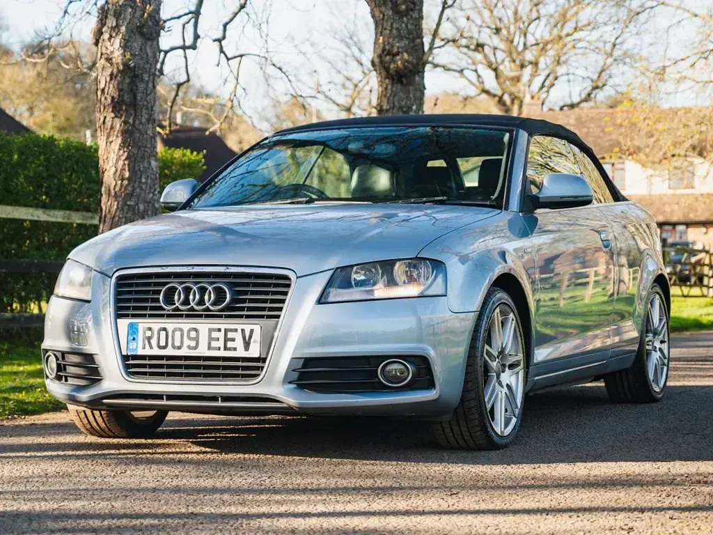 Usado Audi Cabriolet S-Line 160 HP (117 kW) 2009 Prateado Cabrios