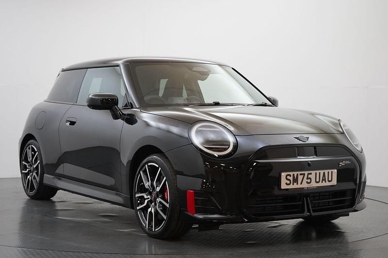 Used Mini Cooper Hatch 186 kW (254 HP) 2025 Black Hatchback