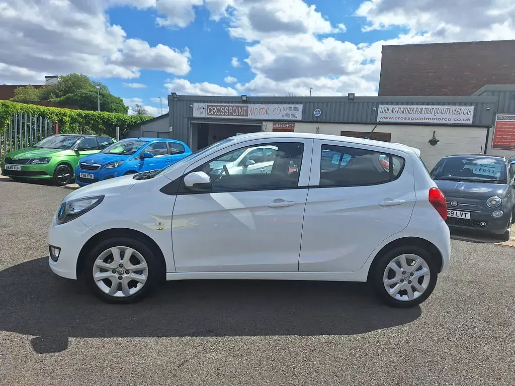 Used Vauxhall Viva 73 HP (53 kW) 2019 White Hatchback