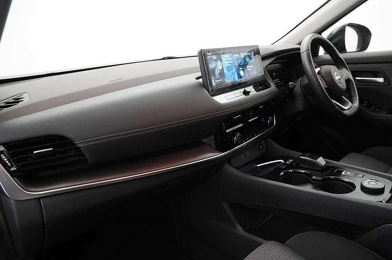 Used Nissan X-Trail N-Connecta 213 HP (156 kW) 2023 Silver SUV