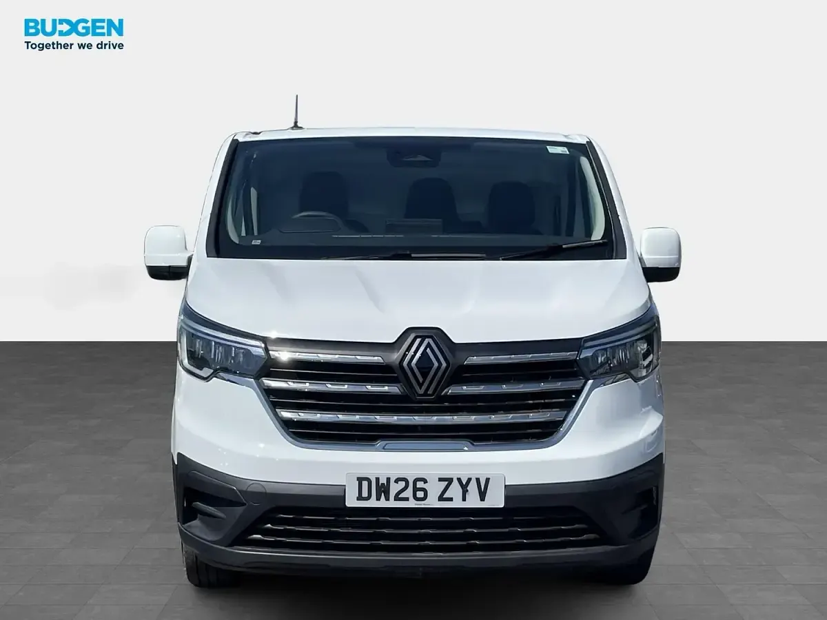 New Renault Trafic 2026 White MPV