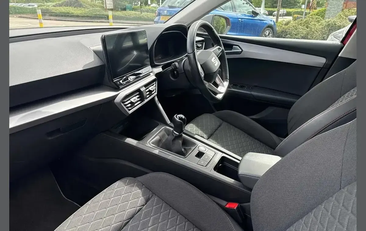 Used Seat Leon FR 150 HP (110 kW) 2023 Red Hatchback